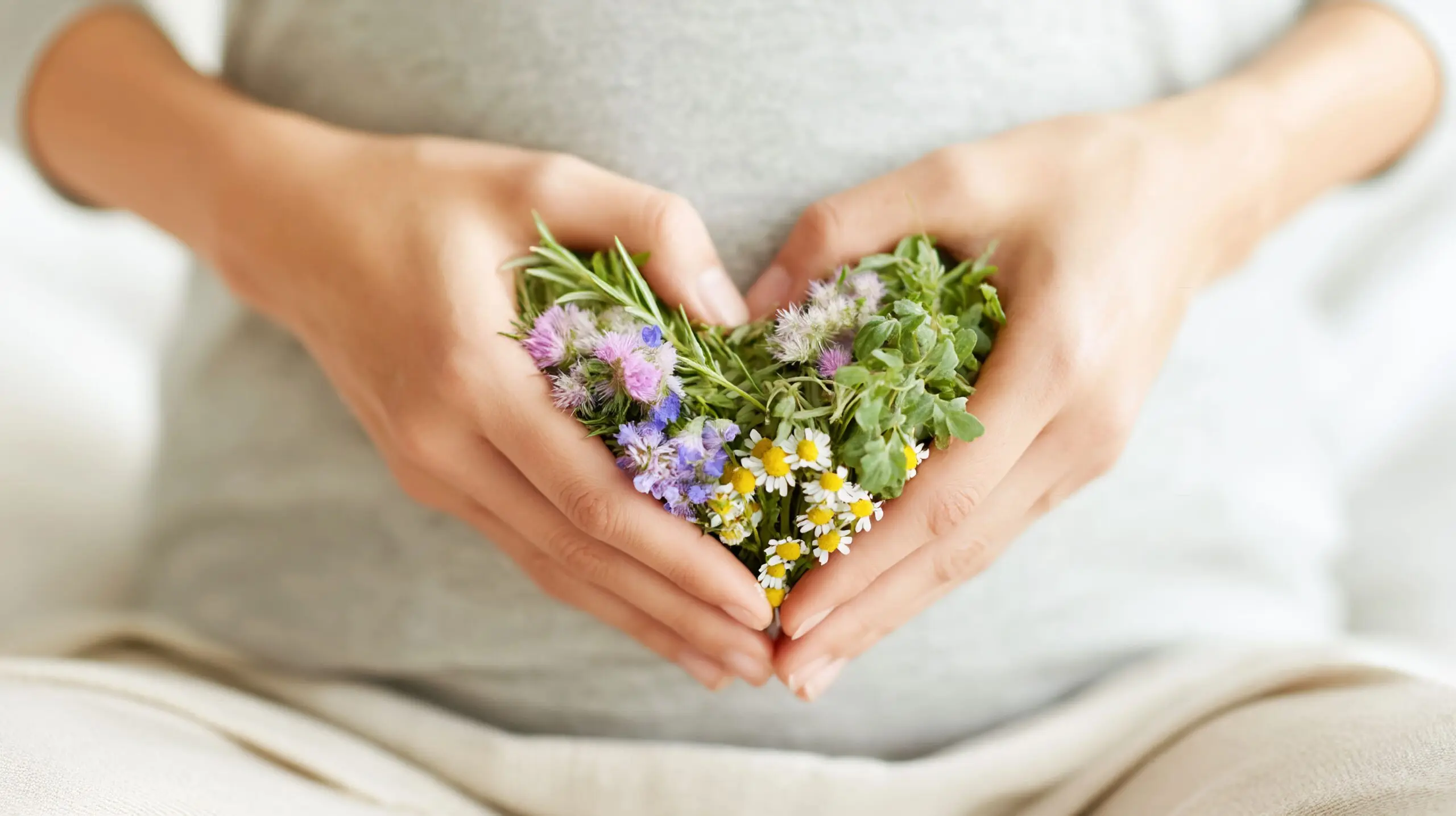 O que é progesterona e como ela atua no corpo feminino? 