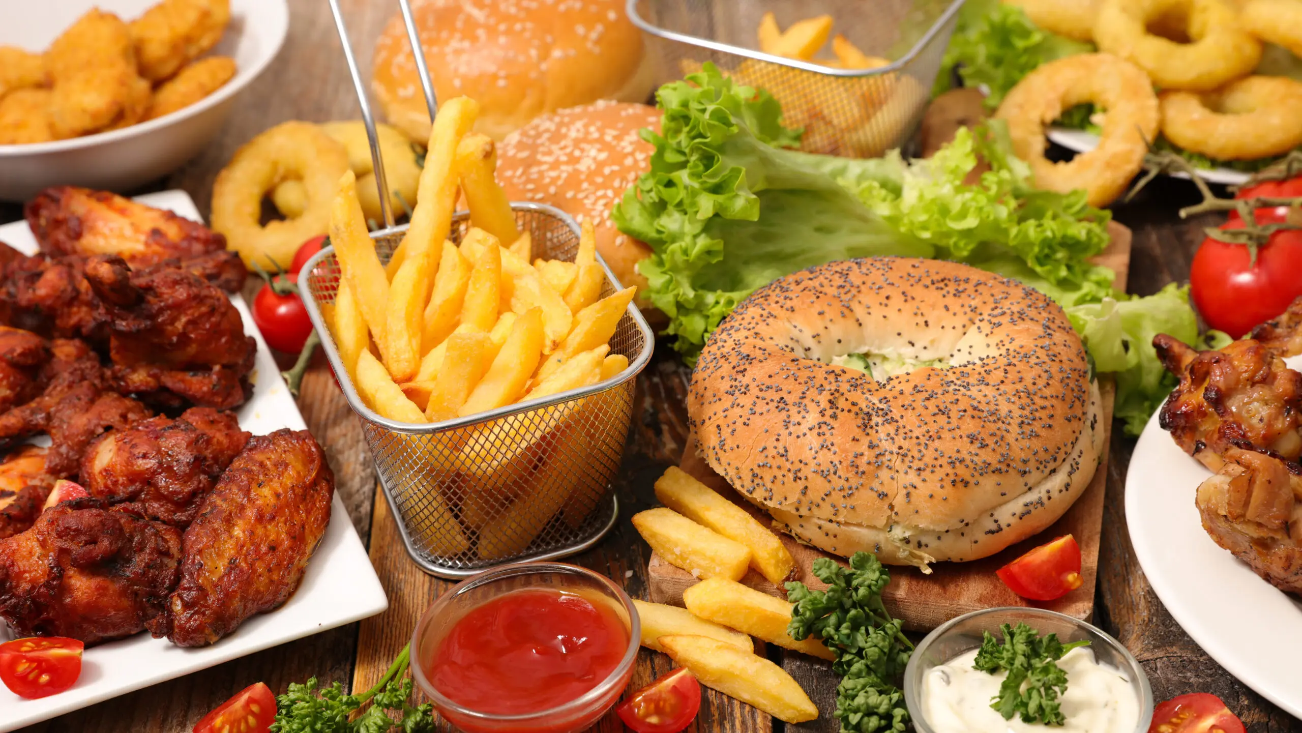 Alimentos que inflamam: o que evitar na sua dieta